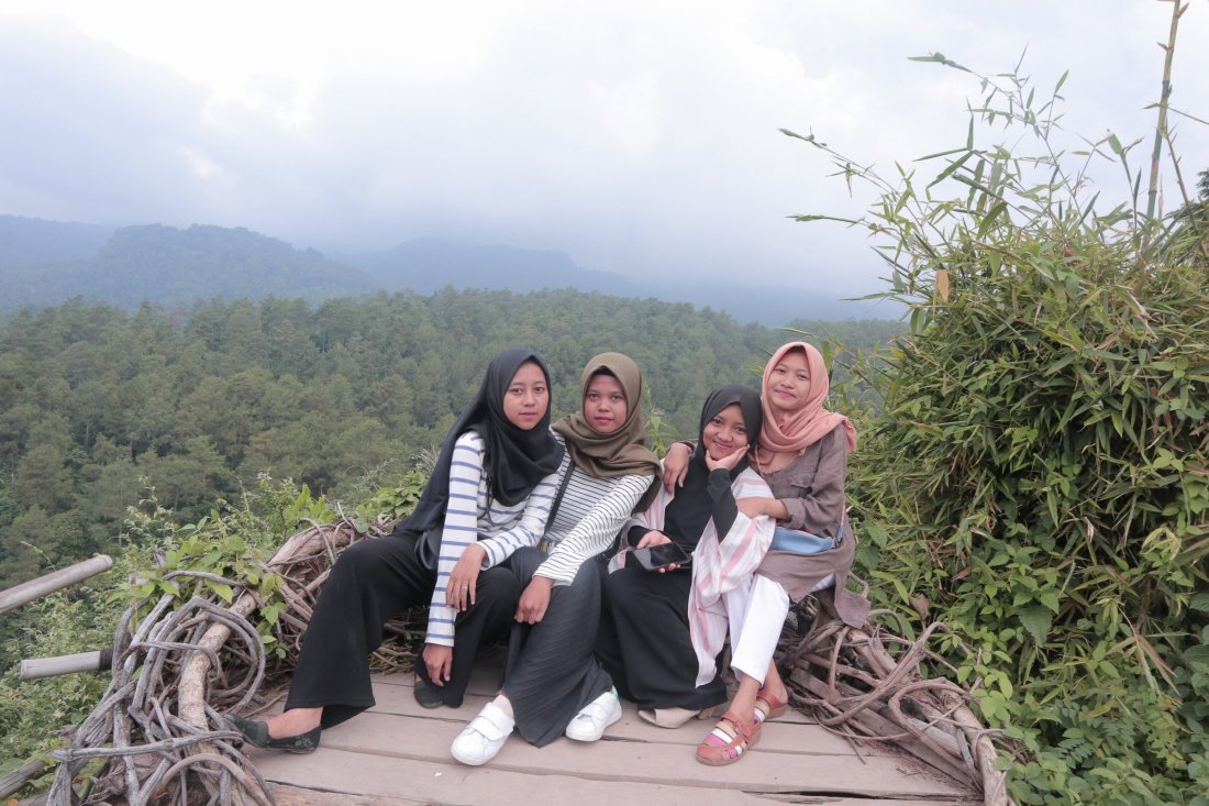 Spot Wisata Instagramable Gunung Ciwaru Majalengka Indri